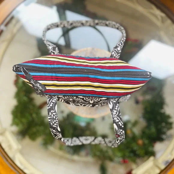 🌹🌻Vera Bradley🌻🌹- Retired Pattern-Barcelona- Small Purse/Bag - Picture 11 of 14